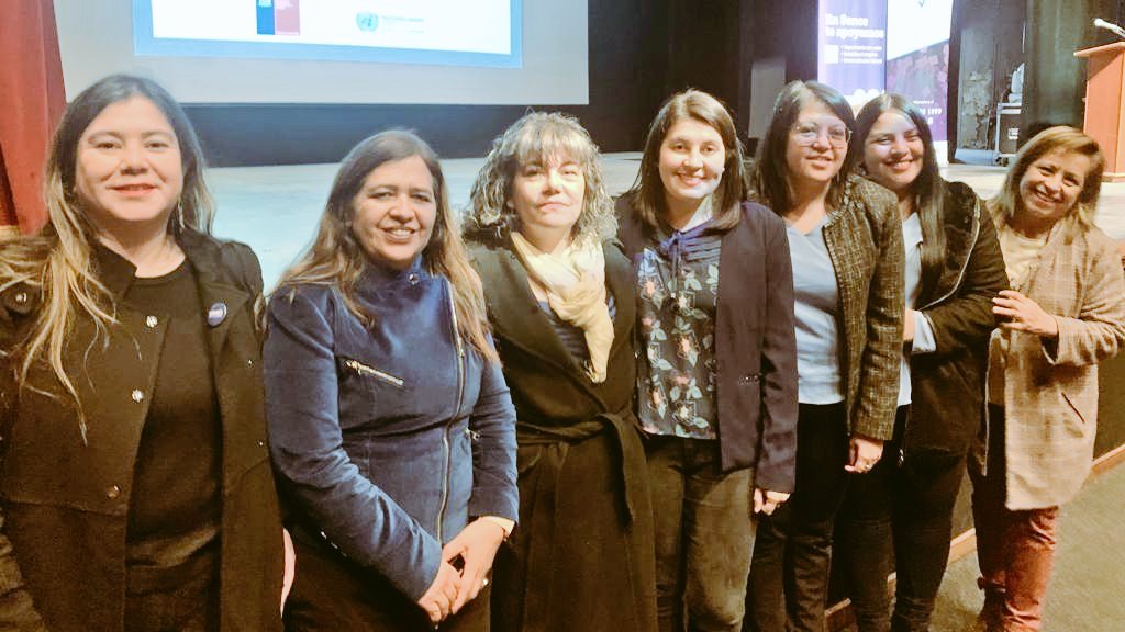 En Biblioteca de Padre Las Casas, ya comienza la Ceremonia de Certificación de Cuidadoras Primarias, con la presencia de #ChileValora, <a href="/MintrabAraucani/">Mintrab Araucanía</a>, <a href="/MMEG_Araucania/">Seremi Mujer y Equidad de Género Araucanía</a>, <a href="/MDSAraucania/">MDSF Araucanía</a>, <a href="/ONUMujeres/">ONU Mujeres</a> y <a href="/Municipioplc/">Municipalidad Padre las Casas</a>.
