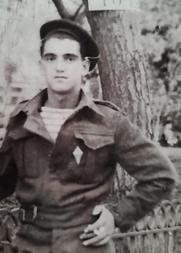 Vanguard_WW2's tweet photo. 🇫🇷 The last of the French commandos to land on Sword Beach on D-Day, Léon Gautier, passed away today at Caen at the age of 100. He is now with his comrades. Reposez en paix Monsieur Gautier. https://t.co/LRQuh2dBle