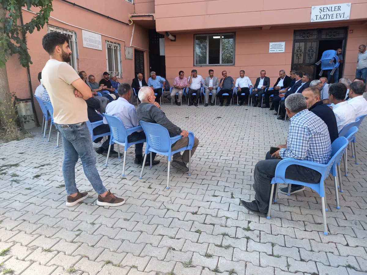 📍Hakkari Merkez

Durankaya Belde Belediye Başkanımız Sn. İsmail DEMİRCİ ve Teşkilatımızla birlikte;

AYDEMİR ve YİĞİT ailelerine taziye ziyaretlerinde bulunduk.

Merhumlara Cenab-ı Hak’tan rahmet, ailelerine ve yakınlarına başsağlığı diliyorum.