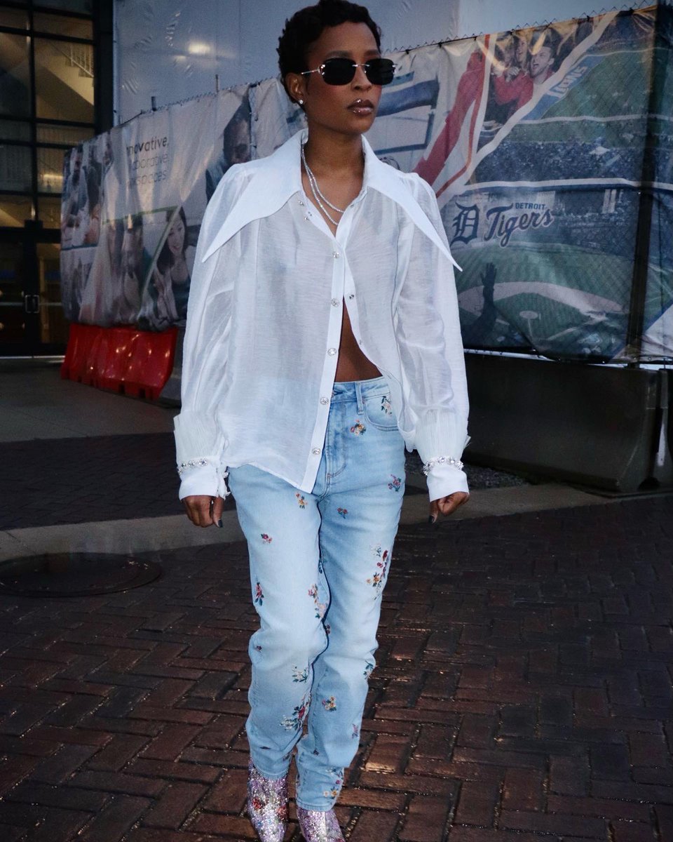 DeJLoaf tweet picture