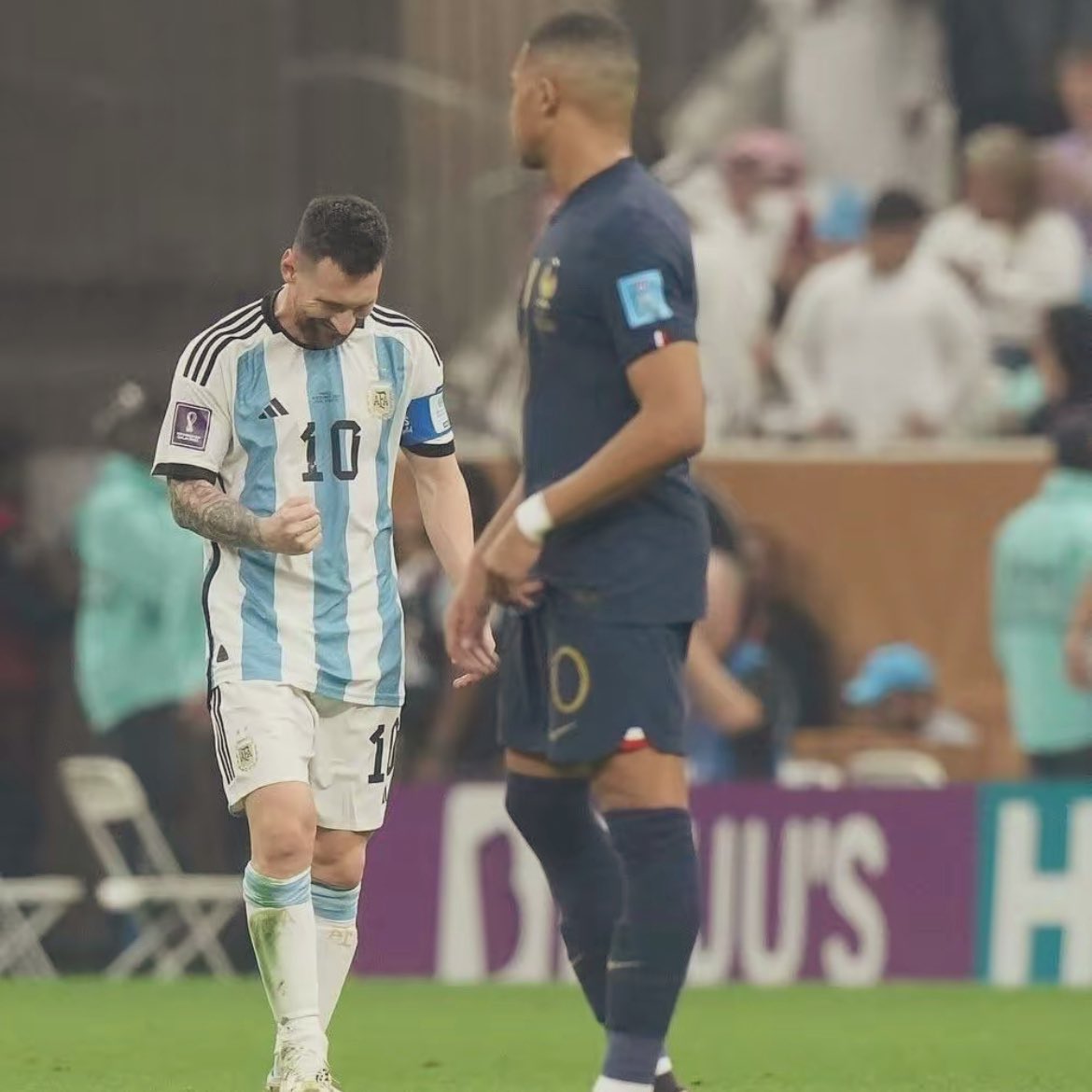 epikmessianlari's tweet photo. Devir değişti, ama hala kazanan Messi. https://t.co/0Ivxhssdw4