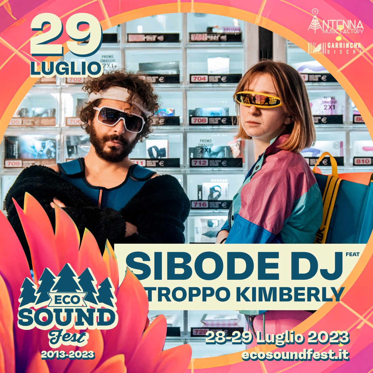 Si chiama Sibode Dj, ma suona tutto dal vivo. La sua musica è sporca, le melodie creano dipendenza e il suo groove funky-dance è fatto da beatbox, tromba, tastiera e chitarra.
Sibode Dj ft Troppo Kimberly
29 Luglio💚#EcoSoundFest2023
Caprarola(VT), Parco delle Ex Scuderie Farnese
