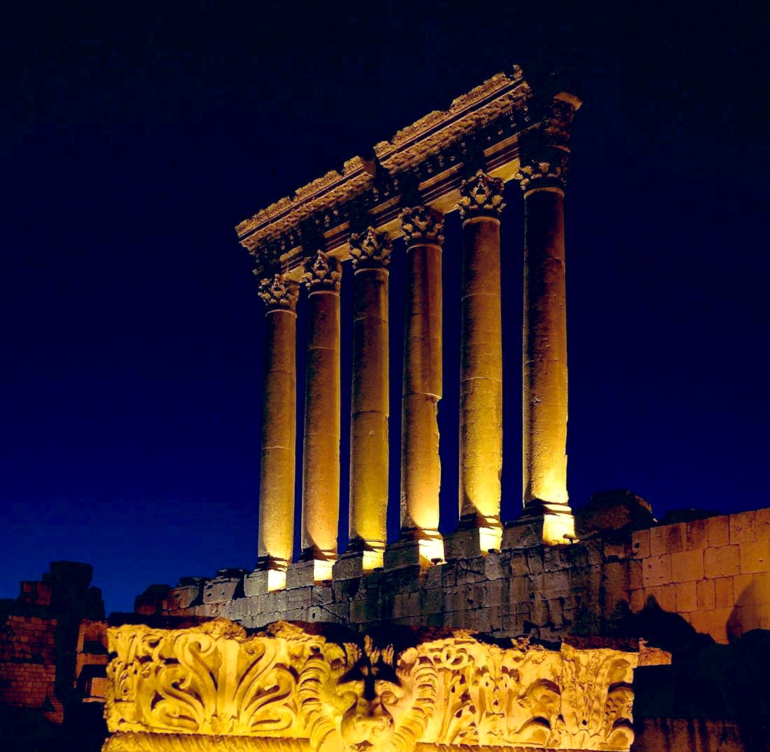 Maysounchehab's tweet photo. Baalback at night ✨ A true testament to human craftsmanship & history's enduring legacy!
#Baalback #RomanRuins @WorldHeritages #WorldHeritageSites https://t.co/hrjHnQAWP6