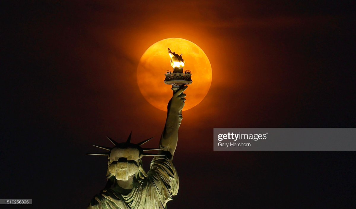 Getty Images News (@gettyimagesnews) on Twitter photo A 99.7 percent illuminated moon rises through a haze behind the Statue of Liberty ahead of #IndependenceDay in the U.S. 📷: <a href="/GaryHershorn/">Gary Hershorn</a> #gettynews #july4th A 99.7 percent illuminated moon rises through a haze behind the Statue of Liberty ahead of #IndependenceDay in the U.S. 📷: <a href="/GaryHershorn/">Gary Hershorn</a> #gettynews #july4th