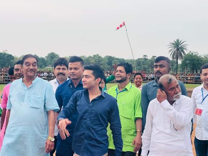 aitcarup's tweet photo. বাঁকুড়া জেলার রাইপুর বিধানসভার     সারেঙ্গাতে রোড শো @abhishekaitc 
#VoteForTMC https://t.co/gfzI6CAOlb