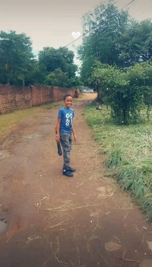 its_stv's tweet photo. We are looking for a Missing person, His name is Blessings Mahata he went missing yesterday Sunday 02 July 2023 around 5pm. He is wearing a blue Jeans a Bright Orange Jacket and a yellow Tshirt
Name : Blessings Mahata
Age : 11years 
Last seen : Lilongwe area 49 Dubai (MASAF road) https://t.co/nSrGf3gFue