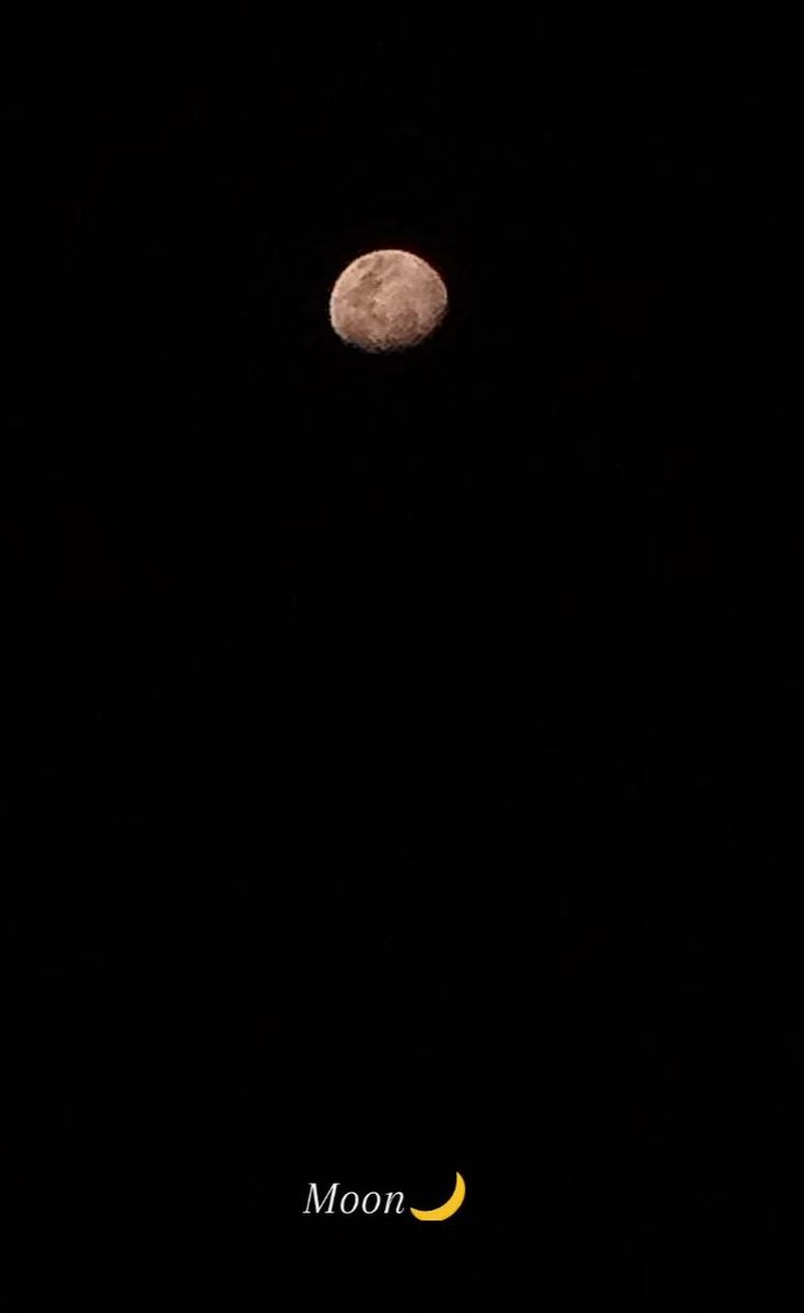 MBR_tweets's tweet photo. Both pictures are shot on @Motorola mobiles only but can you say which photo was shot on which mobile...
The left side Photo which has Moon written was shot on #motorolag52 and the right pic which has no details at all was shot on #motorolaedge40
I don't understand this... At all https://t.co/eeH3eC8vvt