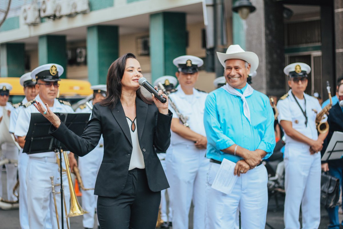 PrefGuayas's tweet image. Saludamos a Guayaquil en sus fiestas julianas y en sus 488 de fundación. ✨

✅ Nos acompañan nuestra prefecta @marcelaguinaga , nuestro viceprefecto @CarlosGSerranoB y la vicealcaldesa de Guayaquil @BlancaLopezC_  🤩👏