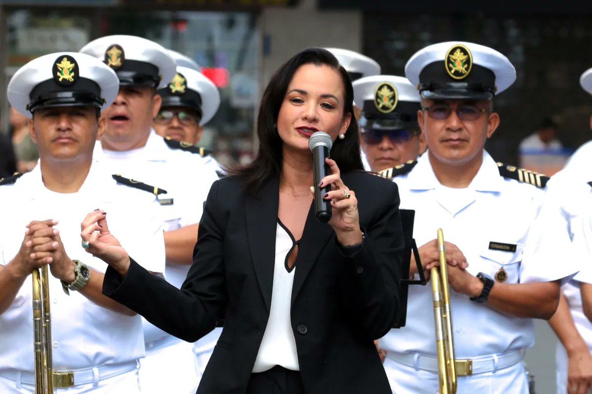 PrefGuayas's tweet image. Saludamos a Guayaquil en sus fiestas julianas y en sus 488 de fundación. ✨

✅ Nos acompañan nuestra prefecta @marcelaguinaga , nuestro viceprefecto @CarlosGSerranoB y la vicealcaldesa de Guayaquil @BlancaLopezC_  🤩👏