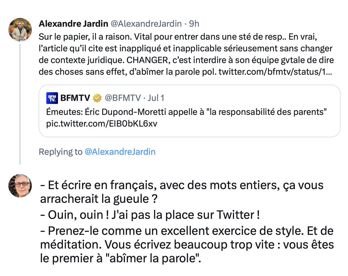 Roland Barthes disait que celui qui aime vraiment écrire met autant de soin à rédiger une carte postale qu'à composer un roman. Il avait parfaitement raison.