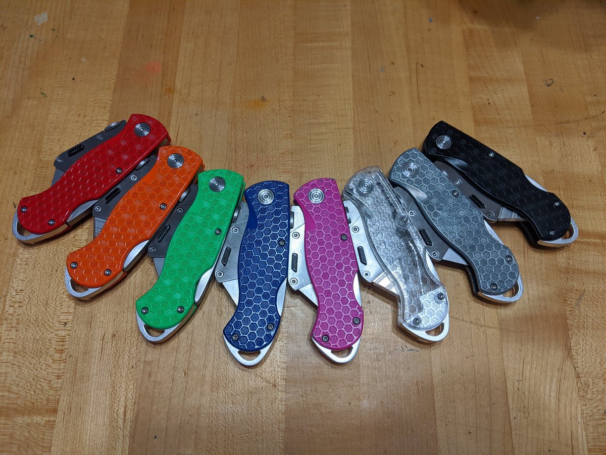 demonjrules's tweet image. Do I need all of these @ZacksJerryRig knives? No. Are they great knives that make me happy? Yes.