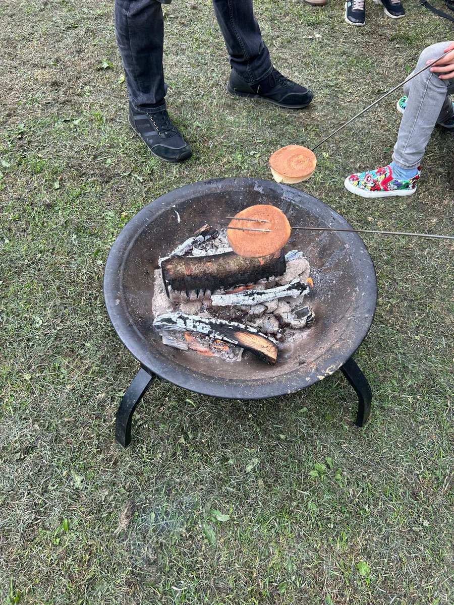 LEEDS_2023's tweet photo. Check out some of the amazing imagery from the weekends #MyLEEDSSummer The Feast in Guiseley ✨ https://t.co/UGoXVBbC37