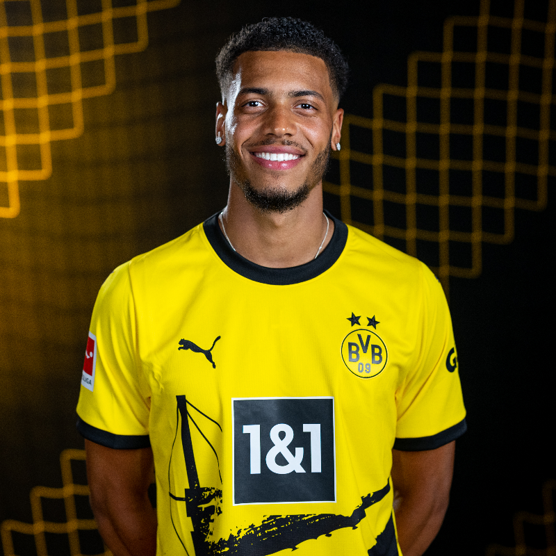 BVB's tweet photo. Tach, Felix! 👋

Der #BVB verpflichtet den deutschen Nationalspieler Felix #Nmecha vom @VfL_Wolfsburg. Der Mittelfeldakteur unterschrieb am Montag einen bis zum 30. Juni 2028 gültigen Vertrag. ✍️

➡️ https://t.co/DjzjAqtUJn