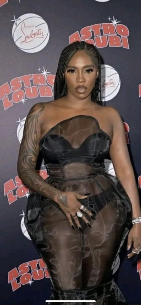 OsosaChris's tweet photo. Nudity is gaining steam at the detriment of the sanity of humanity. I’m offended by it rampaging that has become a trending fashion freely running in our human space. In a borrowed content, “Clothes are meant to cover nakedness not to expose it.” End the trend! #MoralSanity https://t.co/WBuCgzq0pz