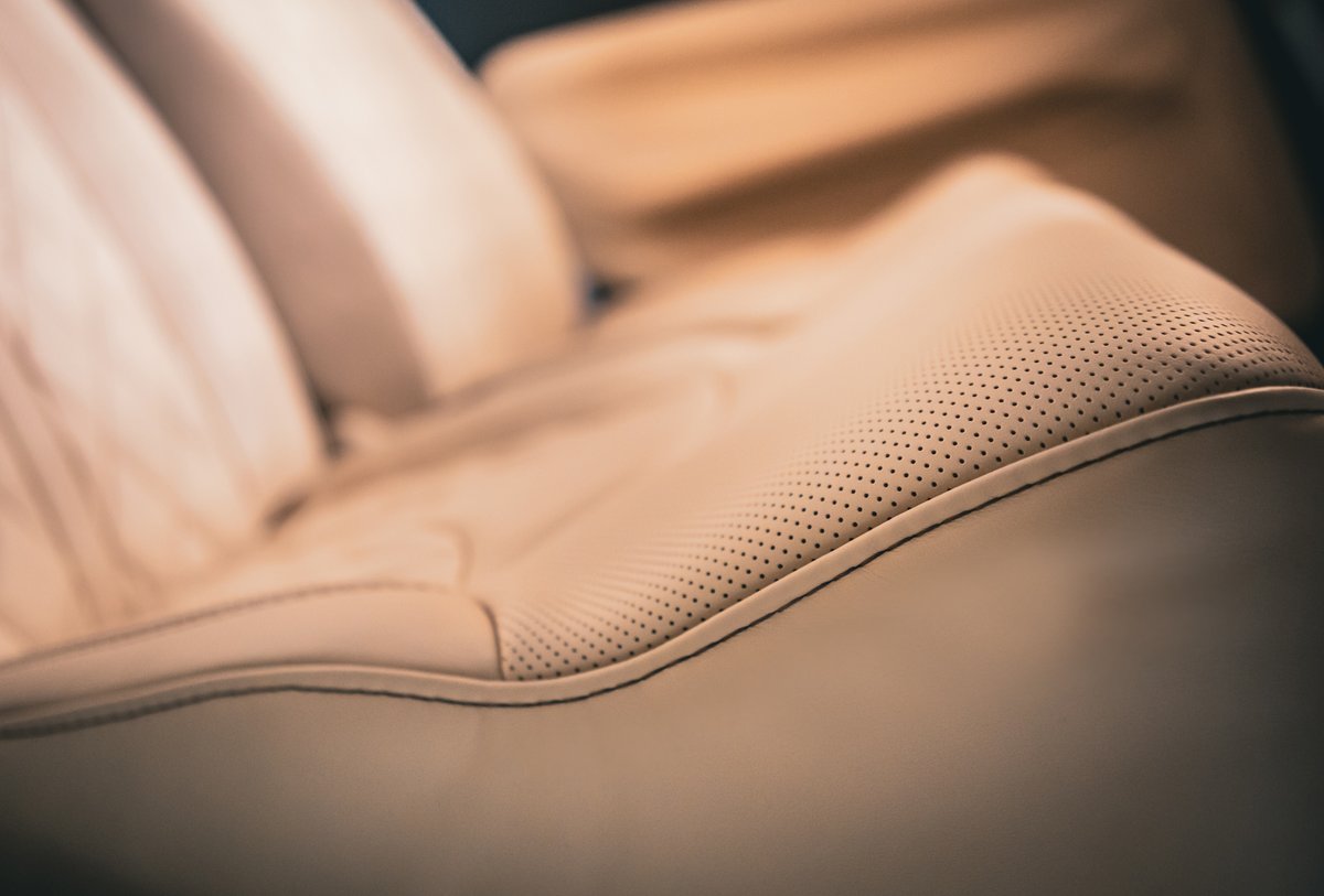 tecnam's tweet photo. P2010 Gran Lusso. Because you are someone special.

https://t.co/nTV64UpJvs

#Tecnam #TecnamFamily #TecnamDiesel #P2010 #P2010TDI #P2010GranLusso #dieselaviation #LuxuryAviation #ItalianStyle #DolceVita #comfortableaircraft #PTwentyTen #GranLusso #modernaviation #SoarHigher https://t.co/K2dXV5e6kQ