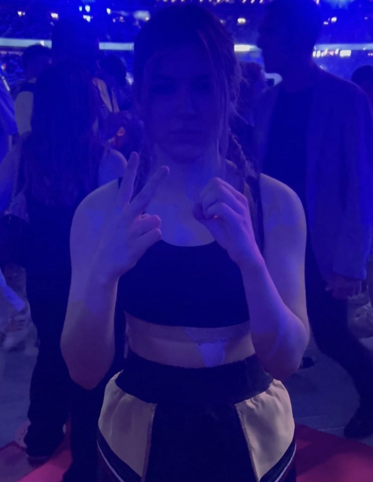 glooriafortea's tweet photo. constantemente incitando al odio hacia marina con todos tus tweets y fotos, así como todo tu entorno (tu entrenador comentando en el post de marina donde ella está celebrando su victoria) 
deja de ser tan arrogante que tu comunidad ha estado acosando a una persona solo x ganarte https://t.co/D5IdPsXmBt
