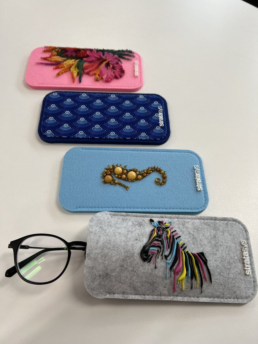 DEPCOLLC's tweet image. Join the Stratasys team of #designers at #PremièreVisionParis and discover the magic of #3DFashion technology. just like these stunning glasses cases designed by the talented #HilaDesheh and #OriLevin.
See you from July 4 to 6 in Villepinte, Hall 6 stand 6HUB57.