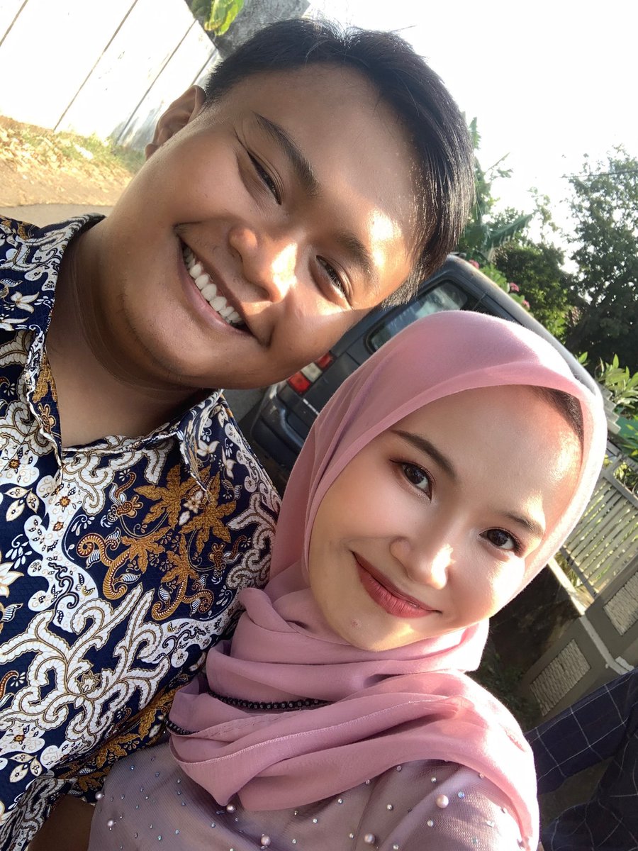 reinandarp's tweet photo. Bulan bulan penuh kondangan https://t.co/717gV8bOEL