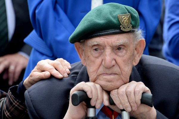 SpecsOpsCenter's tweet photo. N’OUBLIONS PAS 🇫🇷
Nous apprenons avec une grande tristesse le décès de Monsieur Léon Gautier à l’âge de 100 ans.
Il était le dernier vétéran des 177 Français ayants débarqué le 6 juin 1944.

Véritable Héros et figure des Commandos Marine, nous ne vous oublierons pas monsieur 🔱. https://t.co/8yqBOkyIh3
