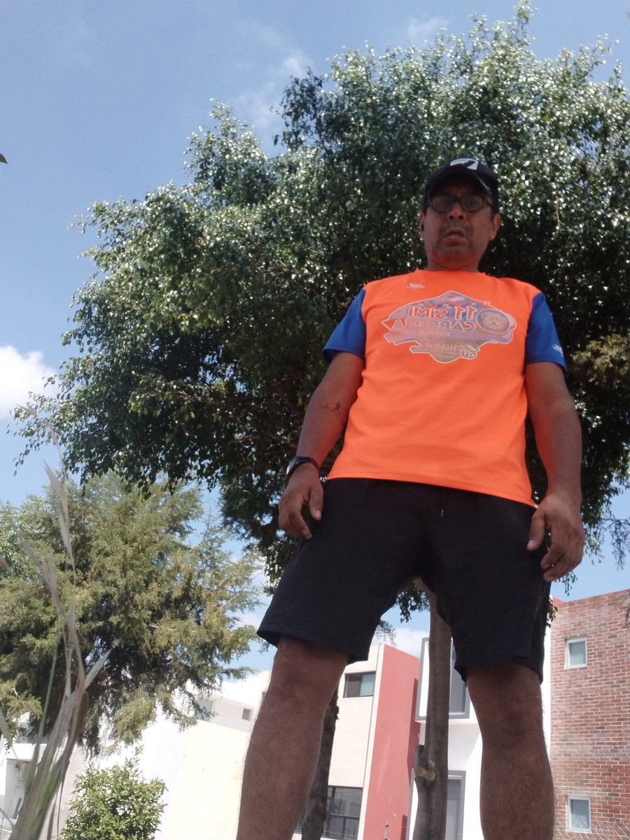 pablotorreskno's tweet photo. CORRER no solo cambia tu cuerpo,también cambia tu mente, tu actitud y tu forma de ver la vida. Excelente inicio de semana 🏃🏃💪Seguimos #SumandoKms rumbo al #maratoncdmx https://t.co/TyOaO2OeTu