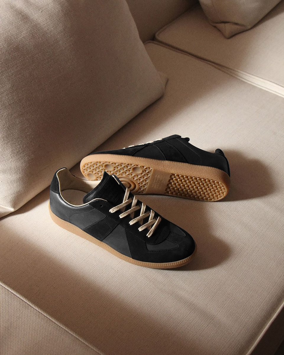 wrongweather's tweet photo. Maison Margiela's Replicas sneakers are the definition of a true classic that will never go out of style.
Shop MAISON MARGIELA new restock at https://t.co/jMXczTA5Yd 🌦️ #margiela #maisonmargiela #fashionwear #margielareplica #footwear #concepstore #fashionstore https://t.co/aEvLmYGydJ