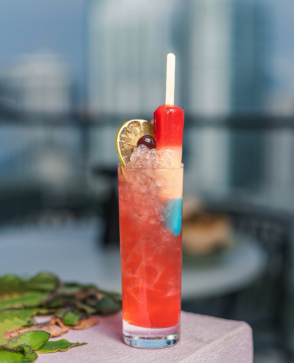 IdentityMediaPR's tweet image. Experience an unforgettable 4th of July filled with exhilarating vibes, awe-inspiring city views, and handcrafted cocktails that will leave you refreshed and delighted! 🇺🇸🥂🎉

@puttshack
@cantinalaveintemiami
@rosaskyrooftop