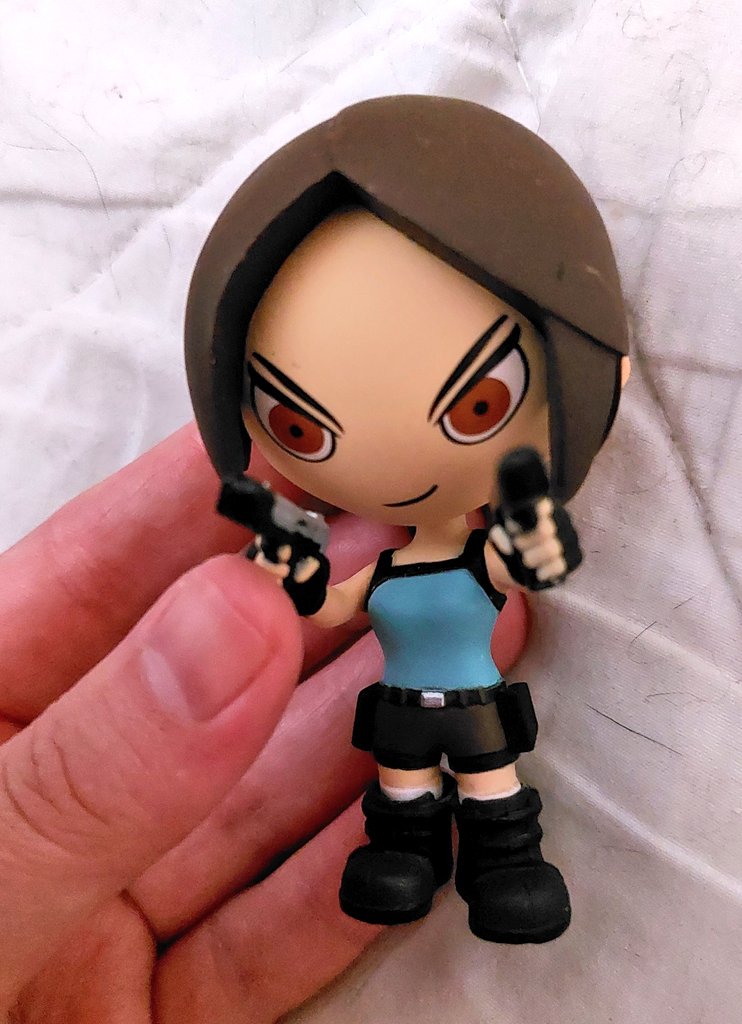 I just got this little figure of Lara Croft today~💕❤️

She's really cute!💖
With that eyes she has a little wild look😄

#TombRaider #LaraCroft