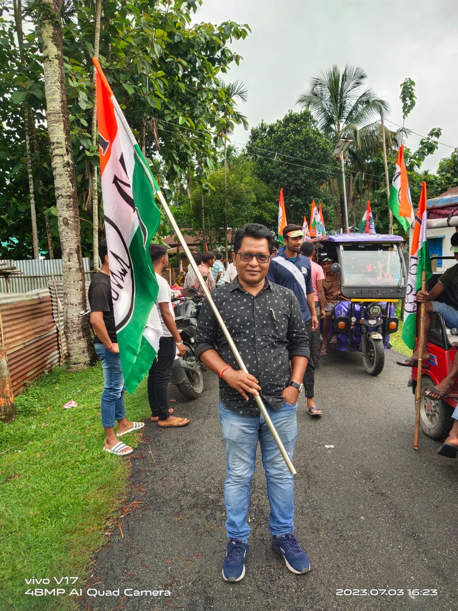 kanaksa75284219's tweet photo. আজকের ভোট প্রচারে আলিপুরদুয়ার ২নং ব্লক টটপাড়া ১নং অঞ্চলের ১০/ ২৪৯ নং বুথে ۔۔۔۔۔۔۔
#Joybangla
@MamataOfficial
@abhishekaitc
@AITCofficial https://t.co/lvjw9hZQFu