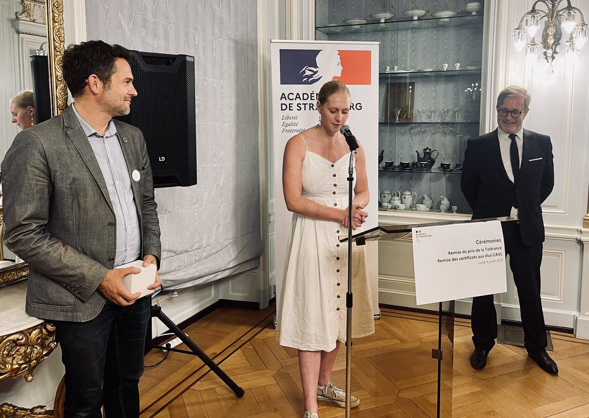 acstrasbourg's tweet image. Belle et émouvante cérémonie de fin d’année et pour certains de fin de mandat des élus académiques à la vie lycéenne #Cavl @acstrasbourg !
Tous chaleureusement remerciés par le recteur @OlivierFaron pour leur engagement remarquable !