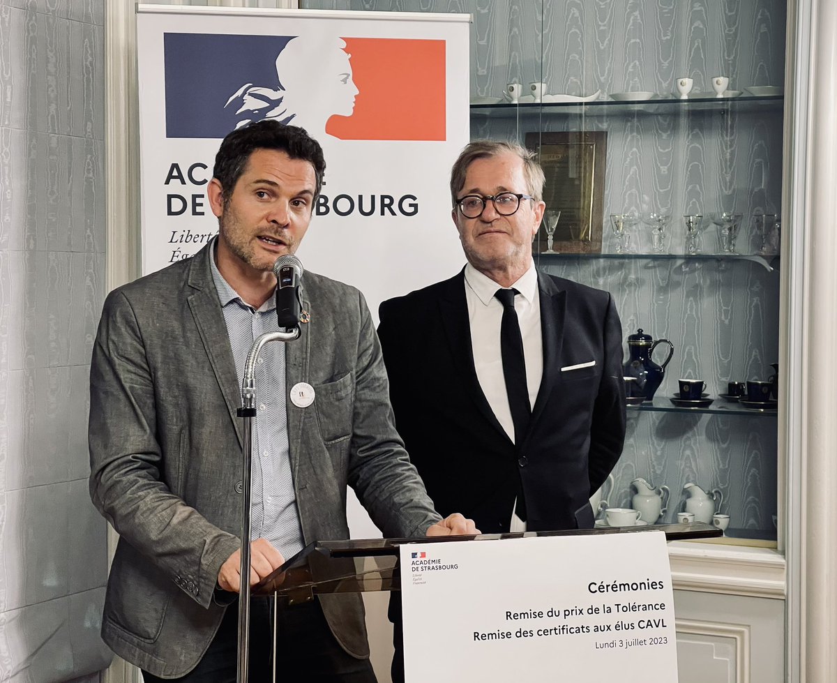 acstrasbourg's tweet image. Belle et émouvante cérémonie de fin d’année et pour certains de fin de mandat des élus académiques à la vie lycéenne #Cavl @acstrasbourg !
Tous chaleureusement remerciés par le recteur @OlivierFaron pour leur engagement remarquable !