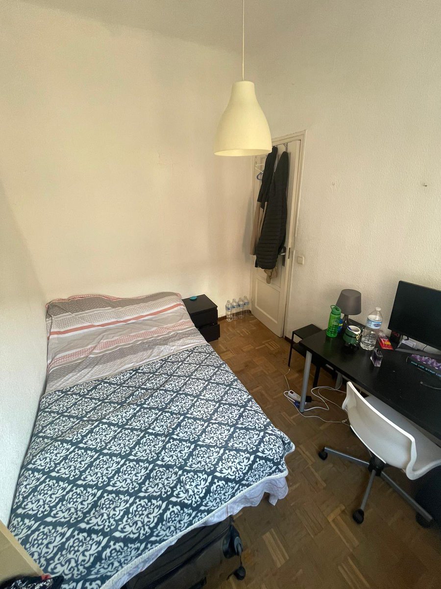 ElRizuel's tweet photo. 2 chicos muy majos buscamos compañero de piso en Madrid (Moncloa/Chamberi)

📍🚊 Moncloa / Canal
🏳️‍🌈 homofriendly
380€/mes + gastos (~30€) https://t.co/T35aypbyI4