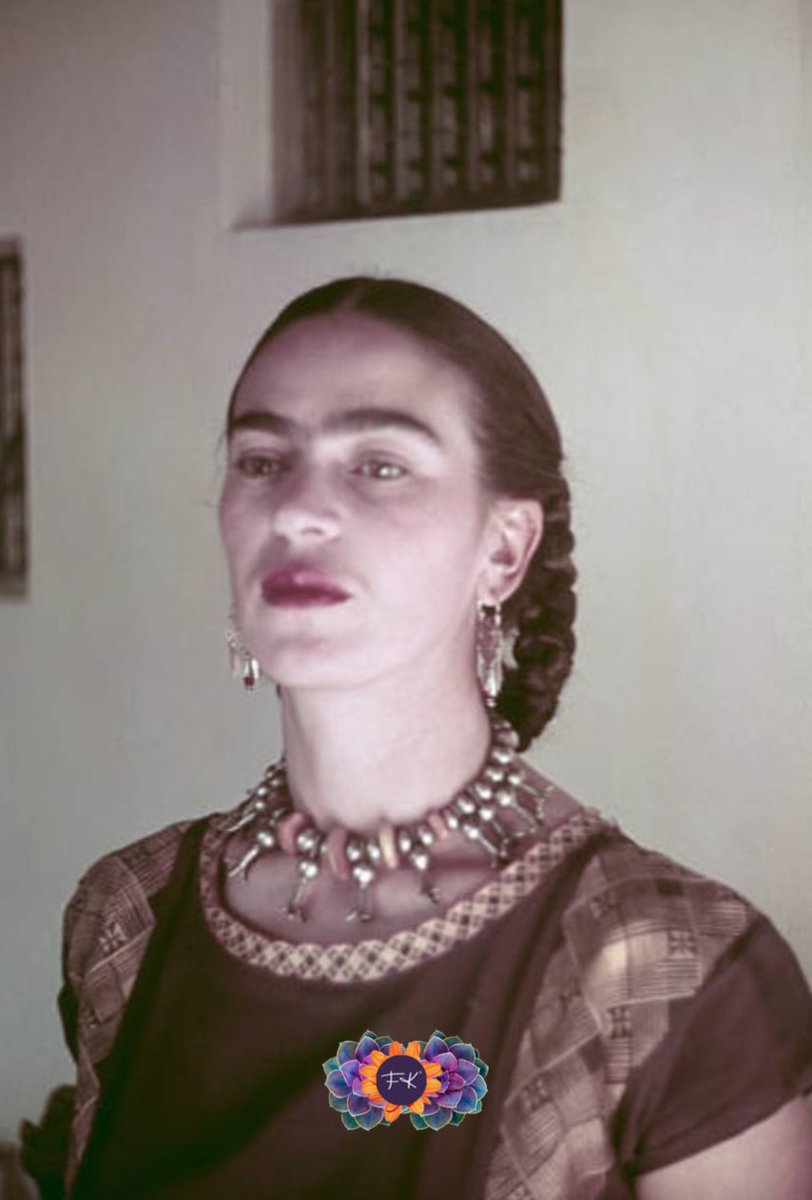 “Si tan solo tuviera cerca de mí, su caricia como a la tierra el aire se la disolvió.” #FridaKahlo

(Archivo Isolda P. Kahlo, México)