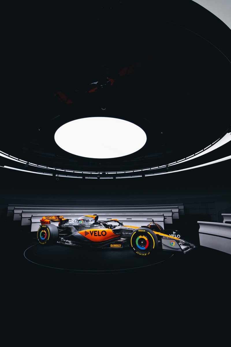 F1's tweet photo. McLaren are back in CHROME for Silverstone 😍

More on the iconic look returning as a one-off special livery 👉 https://t.co/FU3rvzmDYE

#BritishGP #F1 @McLarenF1 https://t.co/drY7yhvAKI