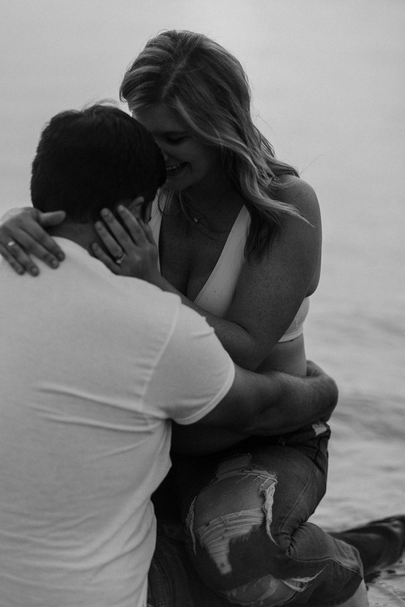 bitchnbacon's tweet photo. it’s giving @HollisterCo maternity https://t.co/3CkkZ2HUso