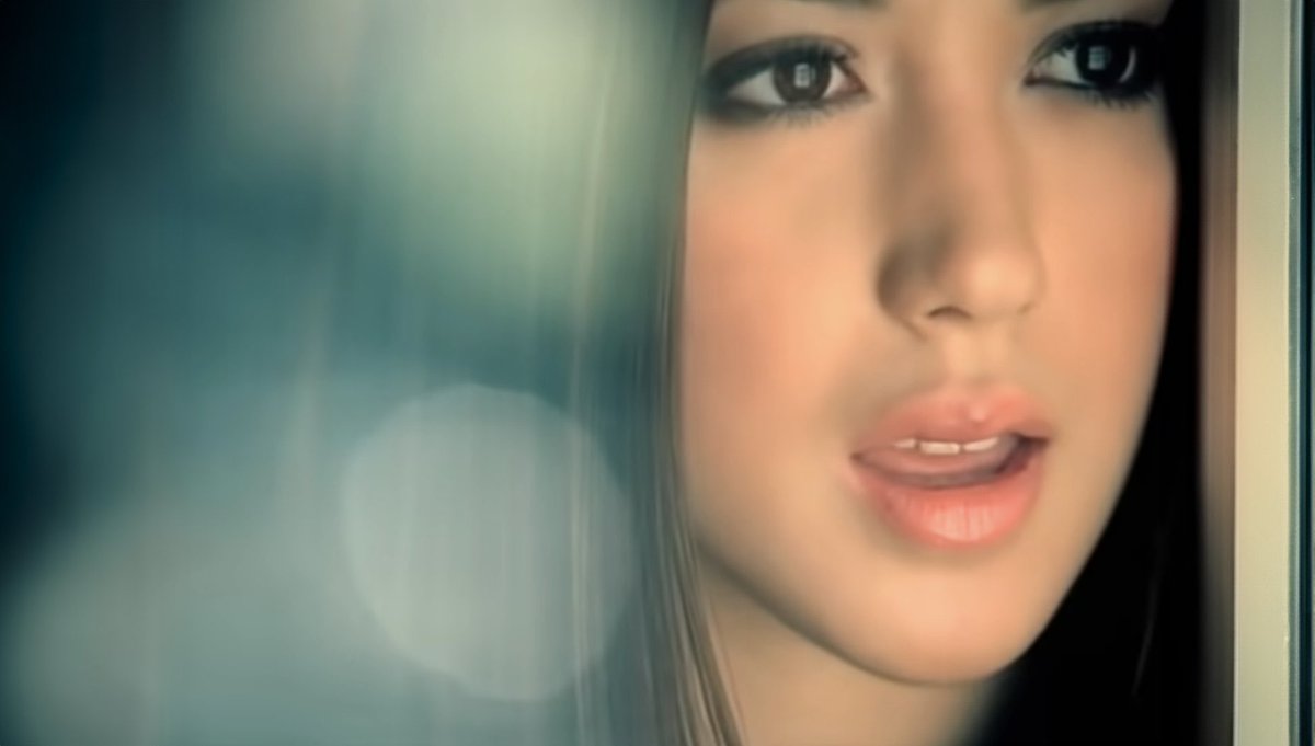 Wildaboutmusic's tweet photo. Wishing the happiest birthdays to @michellebranch who turns 40 today &amp; remains a spectacular kid to me. https://t.co/Gk5CdYCEDu