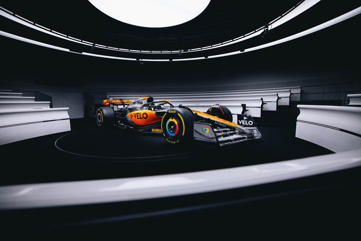 F1's tweet photo. McLaren are back in CHROME for Silverstone 😍

More on the iconic look returning as a one-off special livery 👉 https://t.co/FU3rvzmDYE

#BritishGP #F1 @McLarenF1 https://t.co/drY7yhvAKI