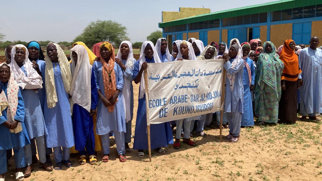 DDCTchad's tweet photo. Nicolas Lang, Ambassadeur de la🇨🇭au🇹🇩 est allé au contact des populations bénéficiaires des projets d’appui au développement financés par la Suisse dans la province du #Batha. La🇨🇭intervient aussi dans 5⃣ autres provinces du🇹🇩 @EDA_DFAE @SwissDevCoop https://t.co/MWfTikym7g