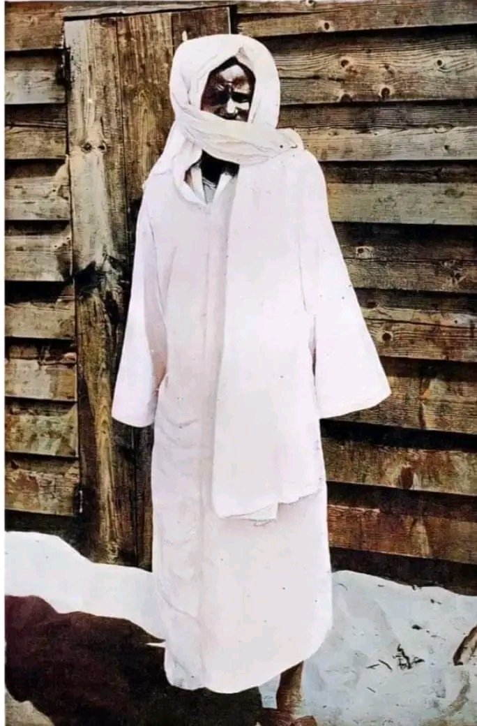 Abdoulaye1sylla's tweet photo. « Je n'ai jamais commis un acte qui  déshonore mon disciple. J'aimerais bien qu'il en fasse de même.»

( L'arbre Touba, Serigne Aladji Mbacké, traduction M. Moustapha Diop) https://t.co/MPgnELHRFG