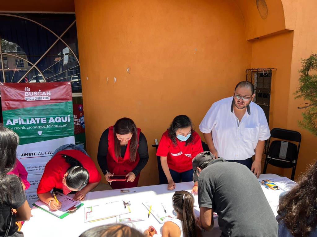 PRI_Nacional's tweet photo. La Jornada Nacional de Afiliación tuvo grandes resultados en #Michoacán, dejando claro una vez más que nuestro partido es la mejor opción para que la ciudadanía se involucre en la vida política de México.

¡Seguimos avanzando!

#YoMeAfilioAlPRI https://t.co/iLsp8deyc0