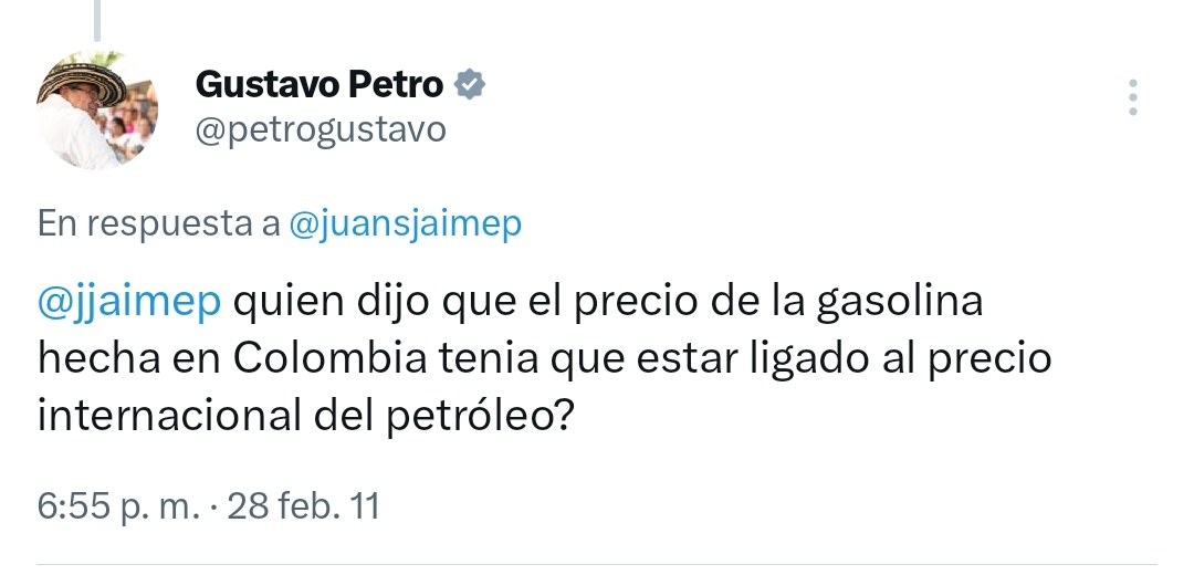 JenniferPedraz's tweet photo. Esto decían @petrogustavo y @velascoluisf oponiéndose a subirle el precio a la Gasolina antes de ganar.
Ahora como Gobno, le subieron $3.200 y vamos a llegar a 16.000$/galón, apretando el bolsillo de la gente del común. Se les olvidó que se puede cambiar la fórmula del precio ⛽?