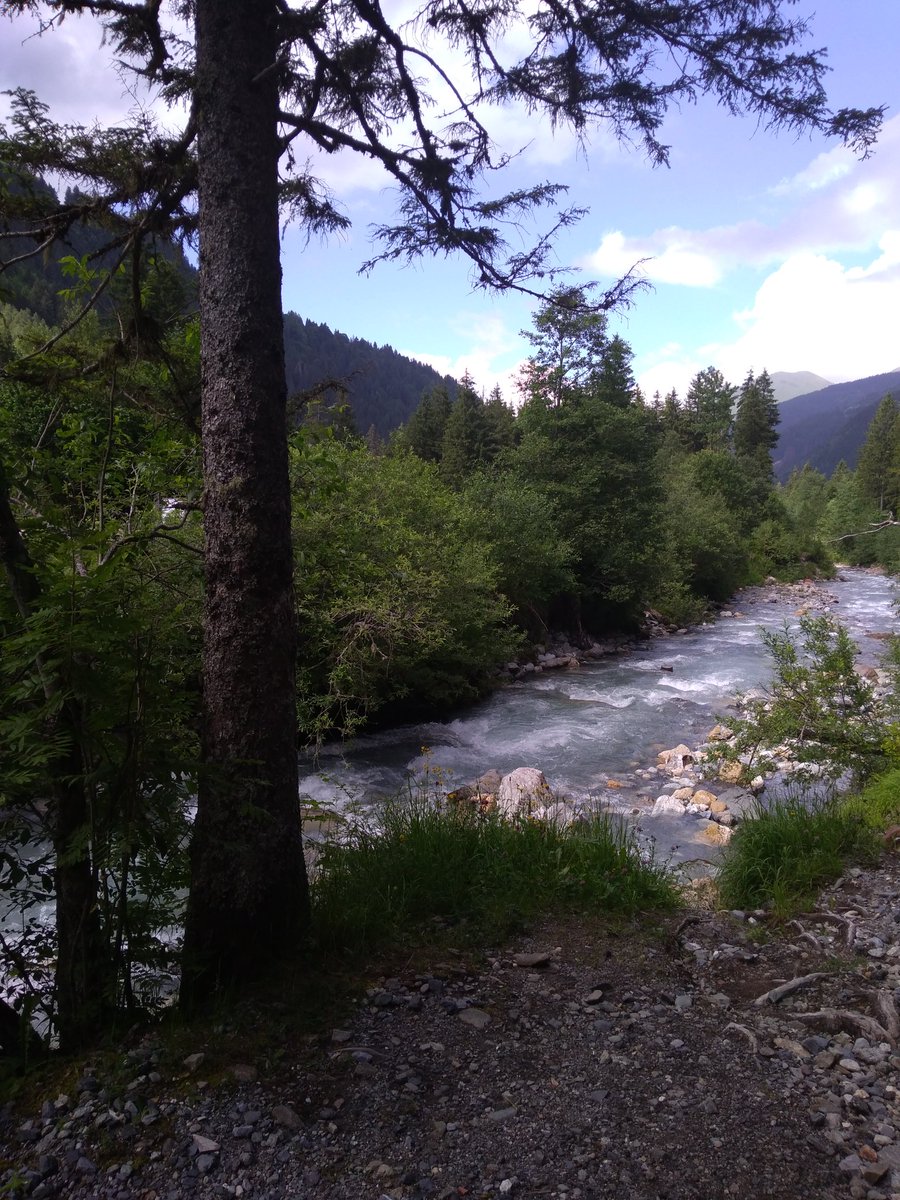 bernierpatrici2's tweet photo. Notre Dame de la Gorge et le torrent Bon Nant. Les #Contamines https://t.co/PkZZtnITE3