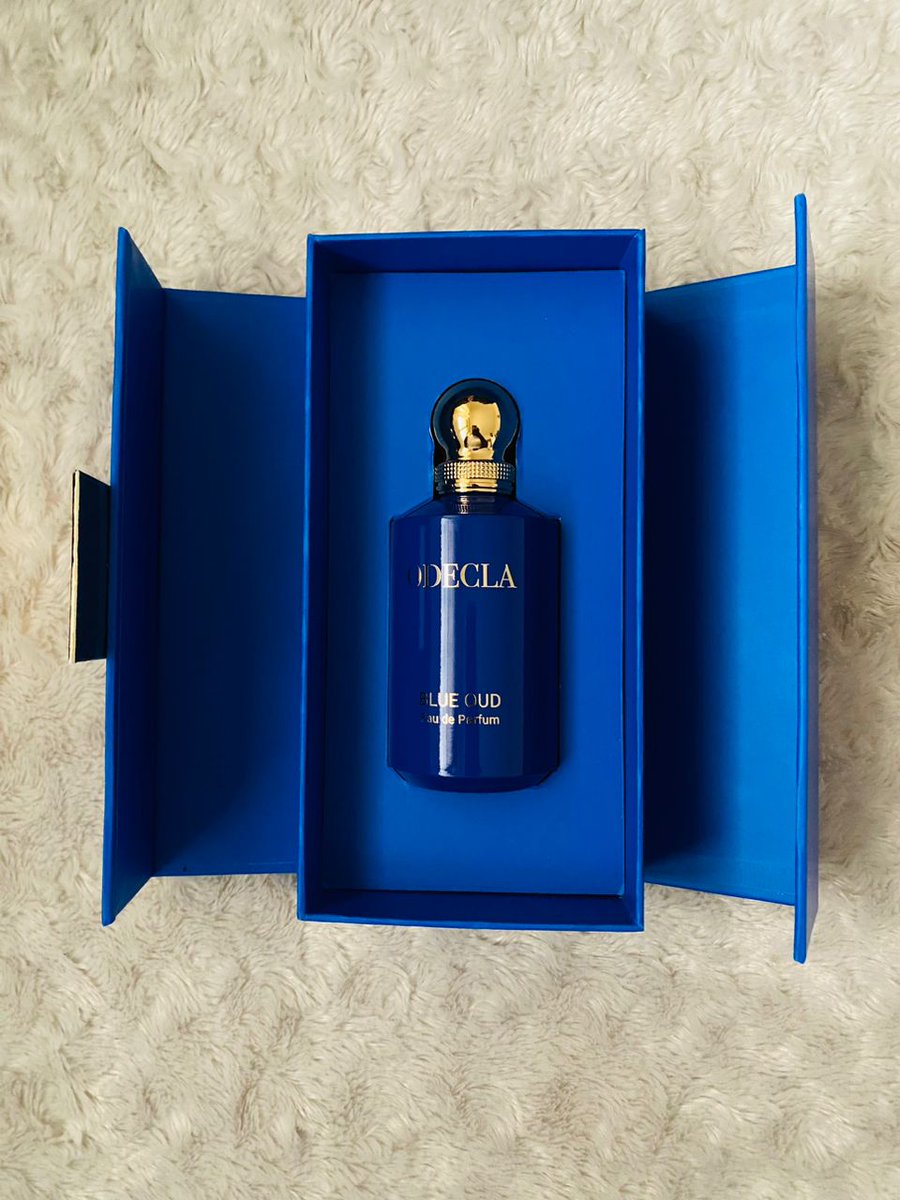 BassaSucre's tweet photo. 𝕆𝕕𝕖𝕔𝕝𝕒 𝔹𝕝𝕦𝕖 𝕆𝕦𝕕
EDP 100ml ds son coffret Haute parfumerie Niche.
Parfum Ambre boisé unisexe.
Notes de tête:Encens, Camomille et Cèdre;
Notes de coeur: Huile essentielle de cypriol, Baume gurjum et Absinthe;
Notes de fond: Vétiver et Bois de santal
PRIX: 90.000 frs https://t.co/24o9ty4IXO