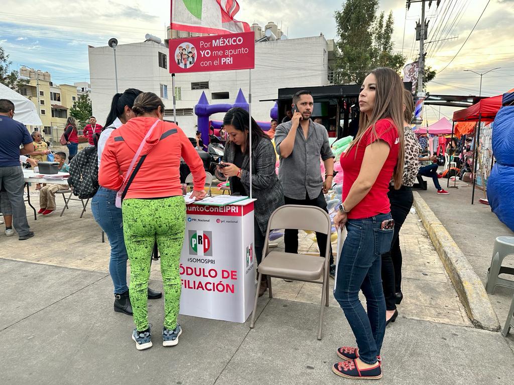 PRI_Nacional's tweet photo. La Jornada Nacional de Afiliación tuvo grandes resultados en #Michoacán, dejando claro una vez más que nuestro partido es la mejor opción para que la ciudadanía se involucre en la vida política de México.

¡Seguimos avanzando!

#YoMeAfilioAlPRI https://t.co/iLsp8deyc0