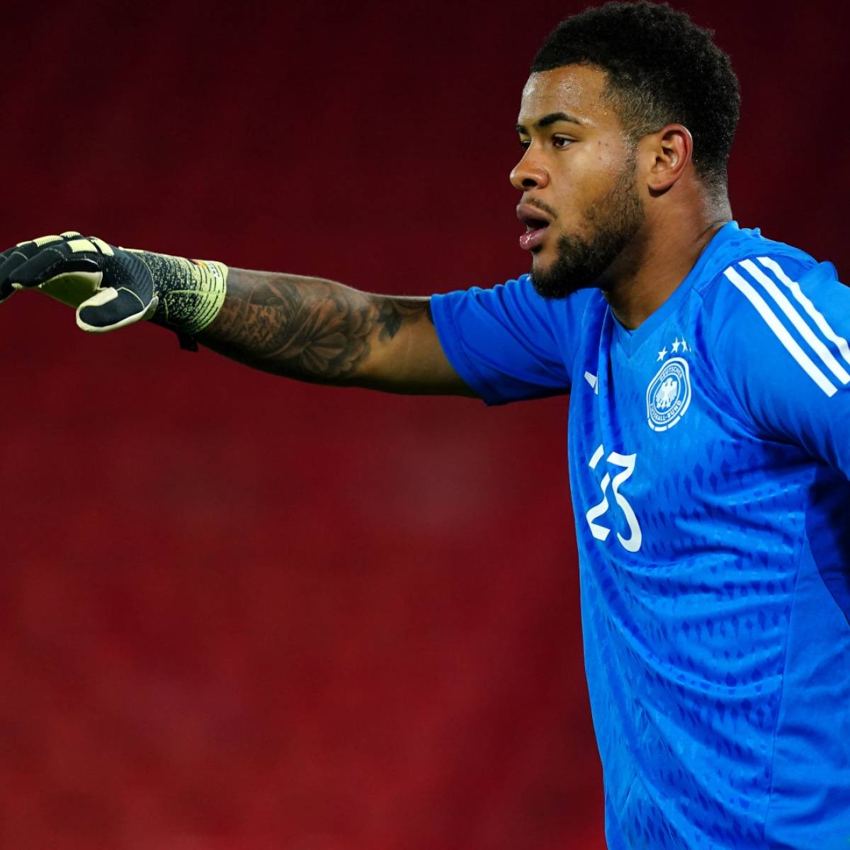 TvCarosello's tweet image. 🔴 ESCLUSIVA

Tra i nomi valutati dall’#Inter per il ruolo di terzo portiere c’è anche Noah #Atubolu, classe 2002 del #Friburgo. Ad oggi è una pista ancora fredda ma è un nome che è uscito, vedremo se ci sarà un affondo nelle prossime ore👀

#CaroselloTV