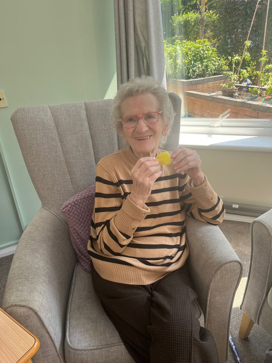 HeatherValeAH's tweet photo. We definitely have been making the most of the warm weather. Whilst keep cool and hydrated with some ice cold lollies. 🍭☀️🍹☀️ #Summer #OutdoorSpaces #IceLolly #Sunshine #Garden #HeatherVale https://t.co/xqQh015FXN