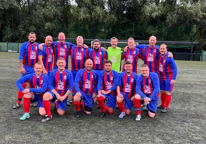 4Lilyfoundation's tweet photo. Godstone Vets got together to play to raise funds for #LilyFoundation The opposition were @AFCWhyteleafe &amp; in a goal fest of 8-7 Whyteleafe came out the victors! Special thanks to Simon Marus &amp; Neil Cozens @AFCWhyteleafe and @iRamasportsnetwork for donating use of their 4G pitch. https://t.co/FWjEFocMBc