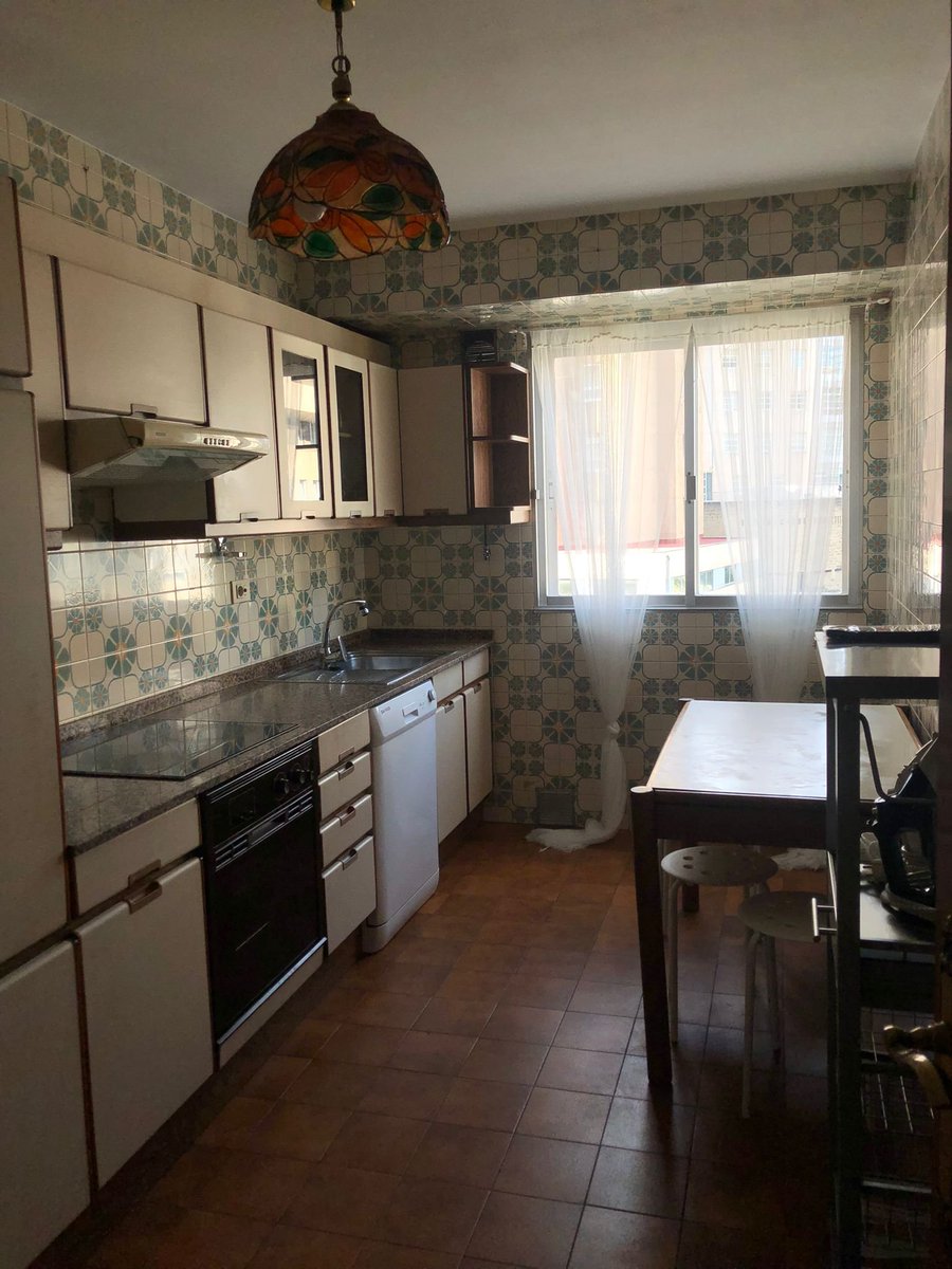 juanlemos_22's tweet photo. Buscamos compañerx de piso, en Coruña, para el próximo curso 2023-2024.  

El piso está en Ronda de Nelle, detrás de San Pedro de Mezonzo. 4 habitaciones, 2 baños, luminoso y con todas las habitaciones de cara al exterior.  

si compartes me haces un favor. cualquier cosa md https://t.co/yXAX0QAEdg