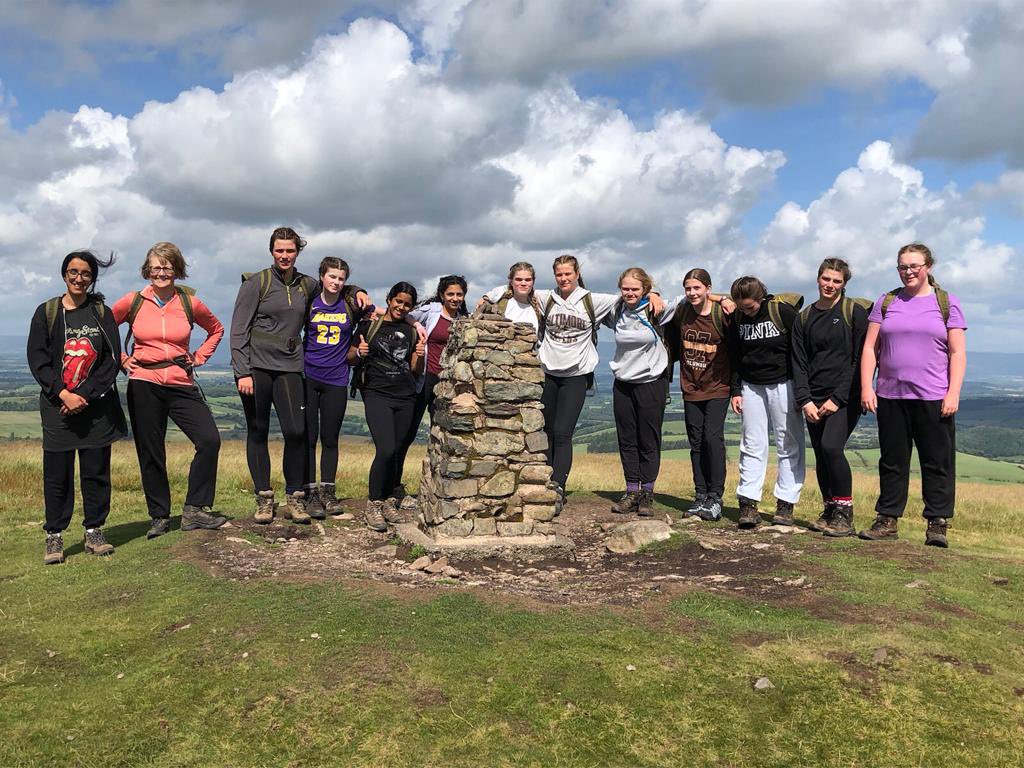 NHSLearnOutside's tweet image. Hillary group walked to the top of Little Mell Fell as soon as they arrived #whataview #exploring @UllswaterCentre @OutwardBoundUK