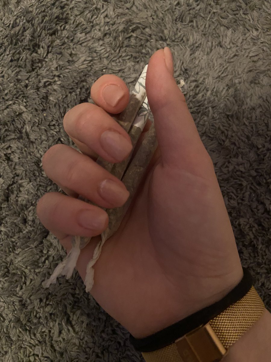 ey_blyat's tweet photo. манікюр новий💅🏻 https://t.co/Chvbdsx7lt