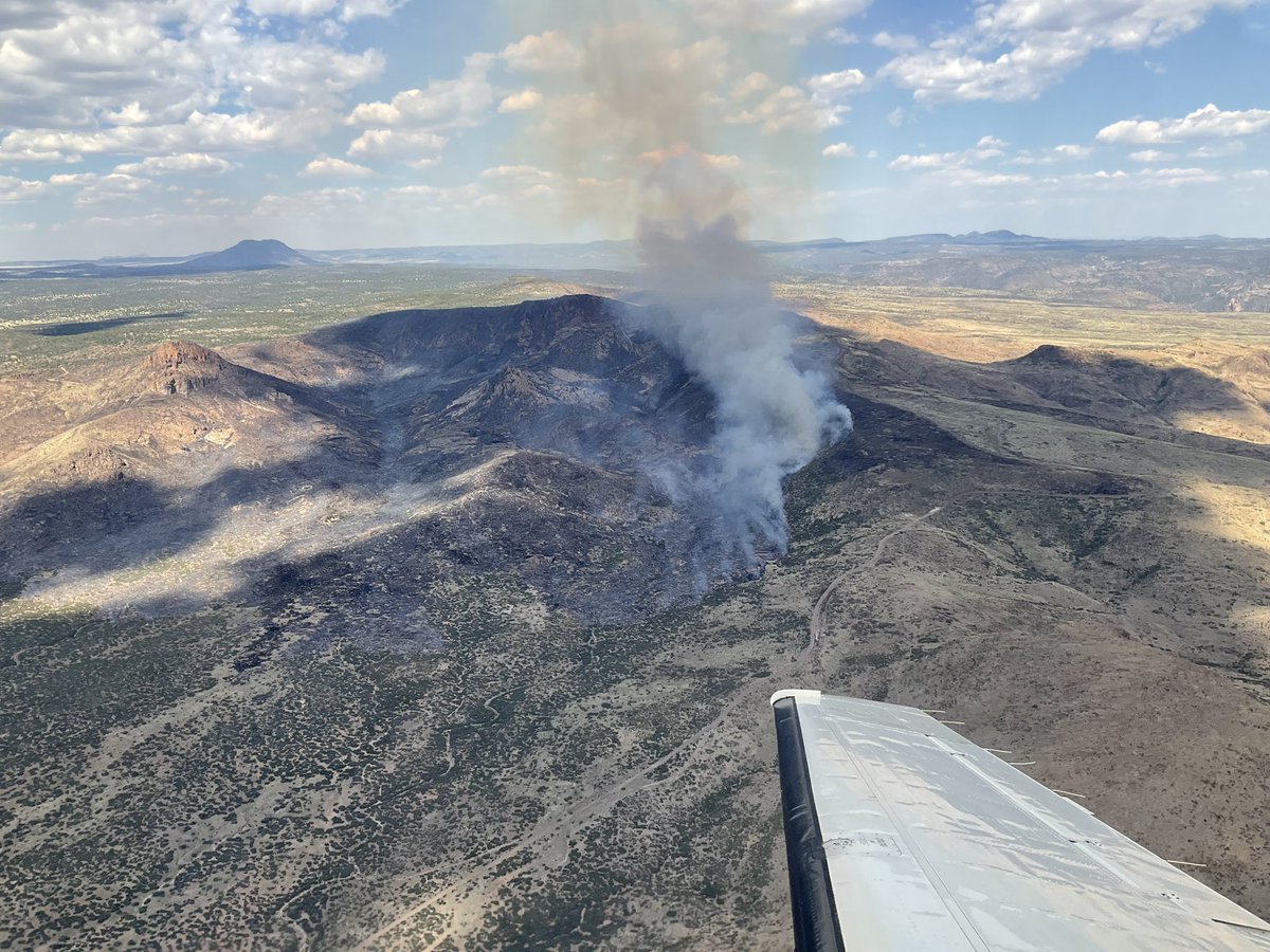 azstateforestry's tweet photo. #PilotFire: 1,776 ac. Fire making uphill runs S. to Burro Mesa, backing & creeping NE to Bear & Sheep Creeks. SE side, fire bumping 2-track rd & could hold fire on that side. AA may launch 2day to check heat signature N of fire. Loc. 20 mi. E Wikieup in Mohons.
#AZFire #AZForest https://t.co/caPKFJpf5l